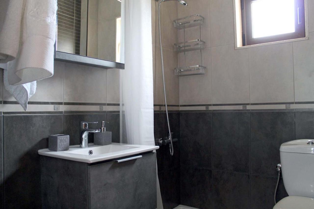 4 Bedroom Villa With Pool And Garden Néa Fókaia 外观 照片
