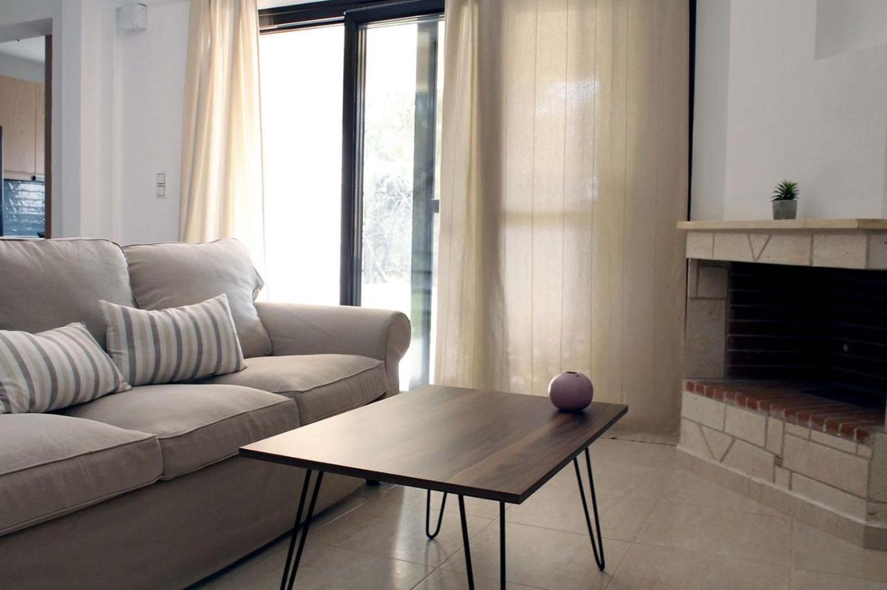4 Bedroom Villa With Pool And Garden Néa Fókaia 外观 照片