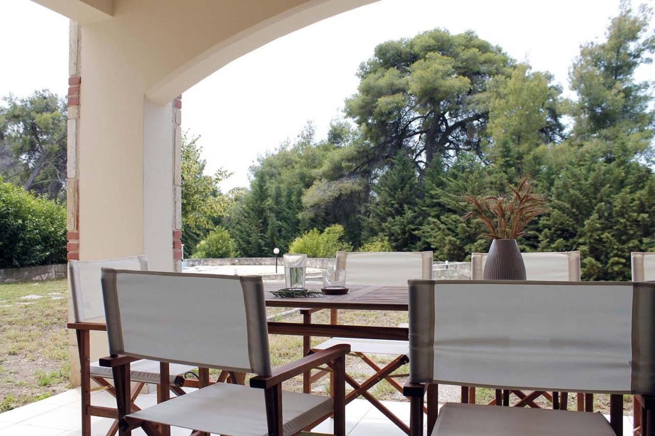 4 Bedroom Villa With Pool And Garden Néa Fókaia 外观 照片
